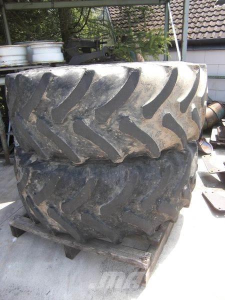 Firestone 650/75R32 u. 530-610/21,3-24 Reifen