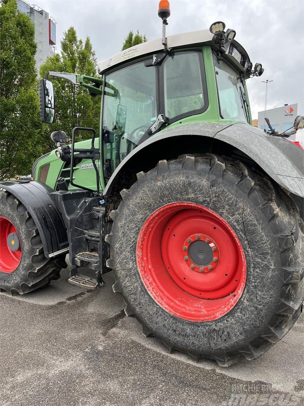 Fendt 828 VARIO PROFI Traktoren