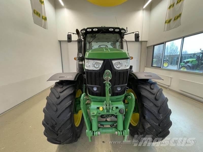 John Deere 6210R Traktoren