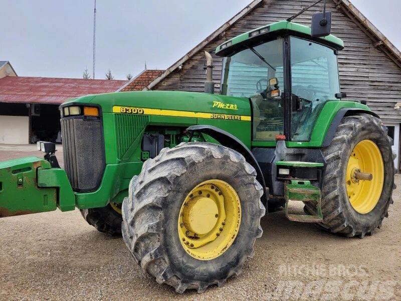 John Deere 8300 Traktoren