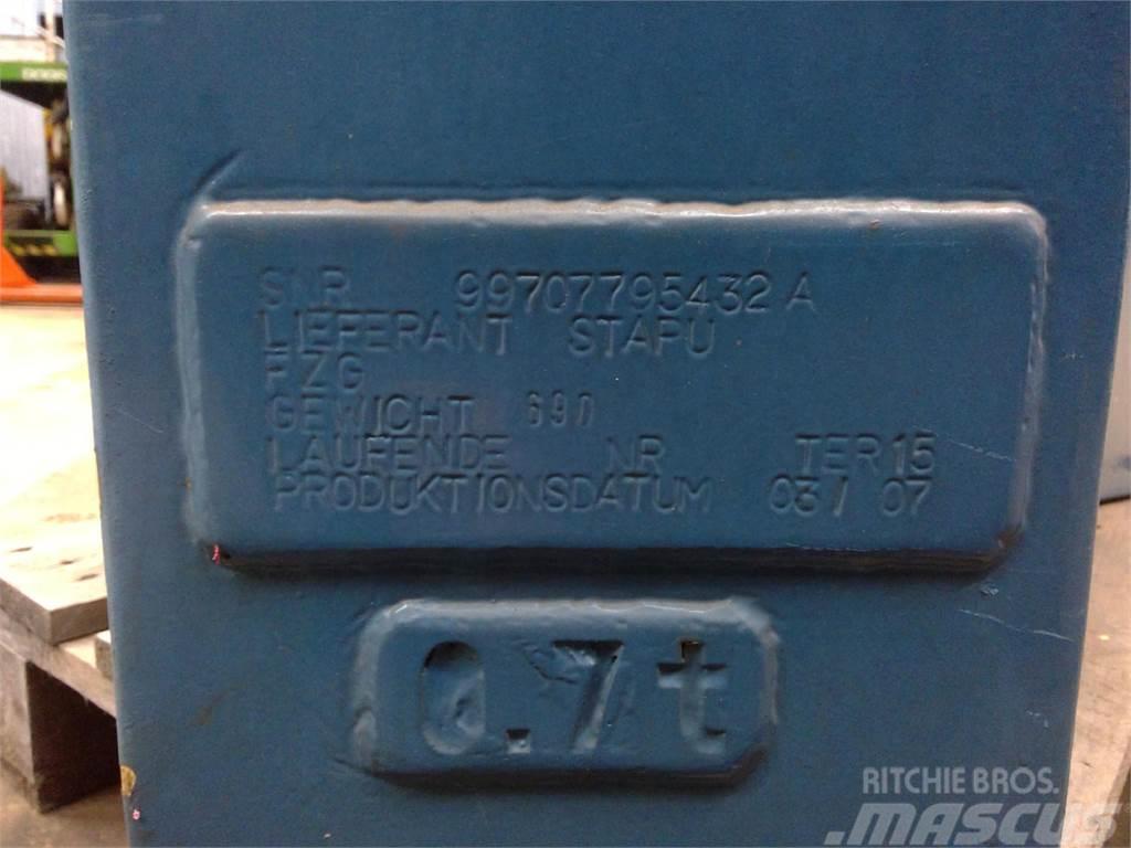 Faun ATF 40G-2 Counterweight 0,7 ton right side Kran-Teile und Zubehör