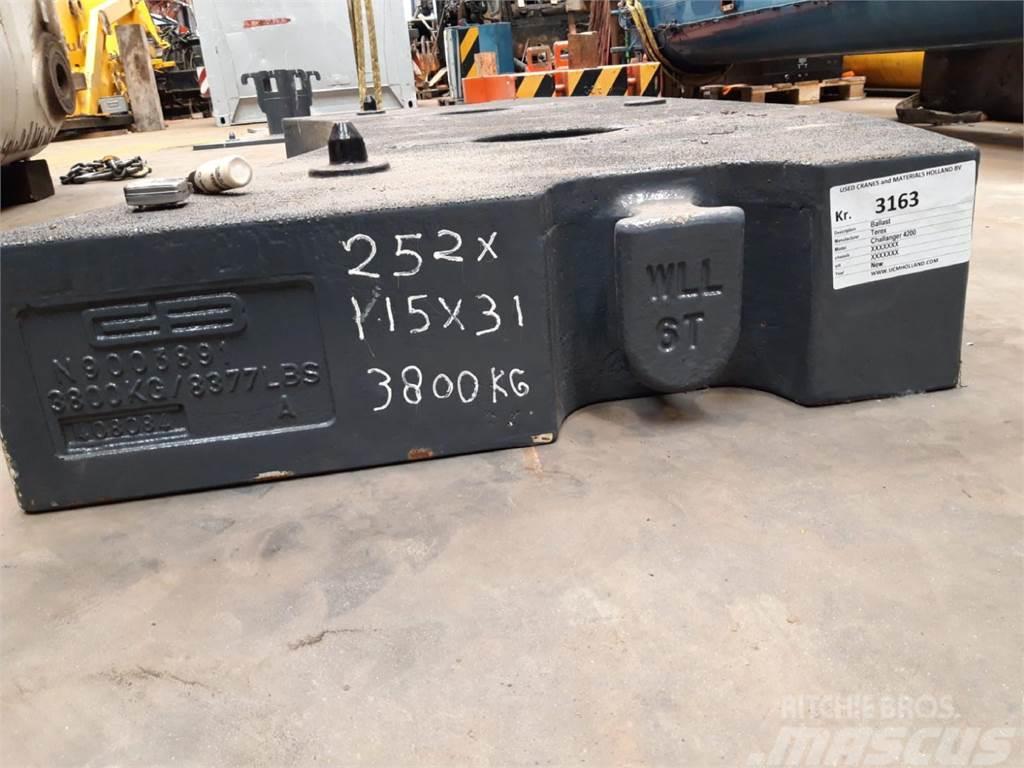 Terex Challenger 4200 counterweight 3,8 ton Kran-Teile und Zubehör