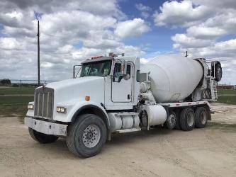 Kenworth W900