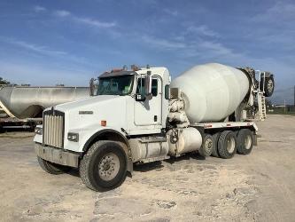 Kenworth W900
