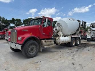 Kenworth W900