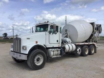 Kenworth W900
