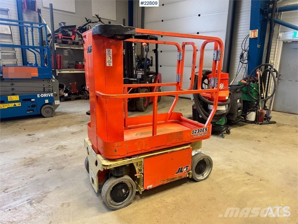 JLG 1230ES scissor lift. 230 hours. Scheren-Arbeitsbühnen