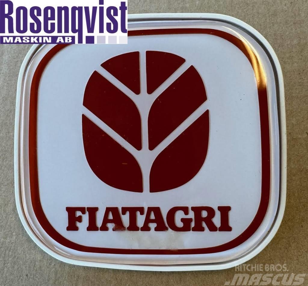 Fiat New genuine Fiat badge 5135072, 5130753 Kabinen
