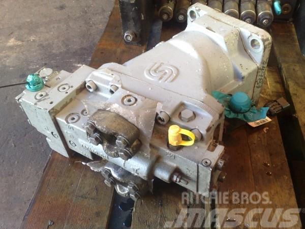 Timberjack 1270B Transmission pump and motor Getriebe