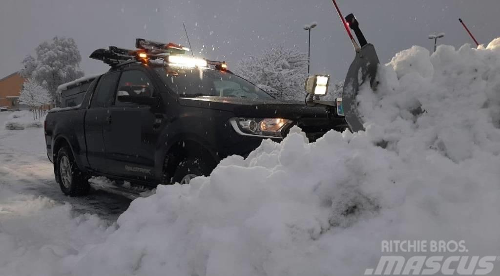 Ford Ranger with snowplow and sandspreader Lieferwagen