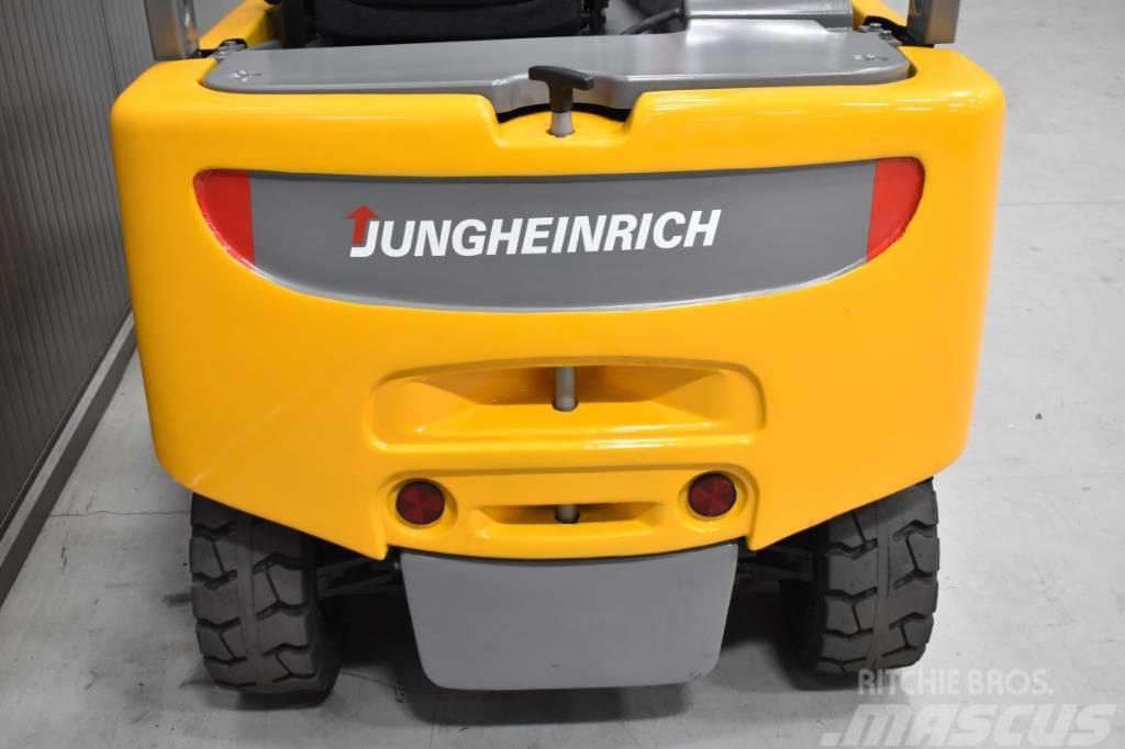 Jungheinrich EFG 320 N Elektrostapler