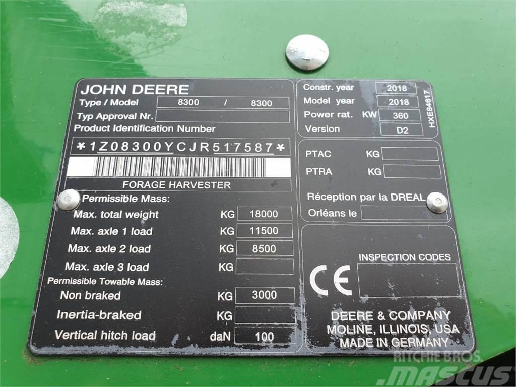 John Deere 8300I Feldhäcksler