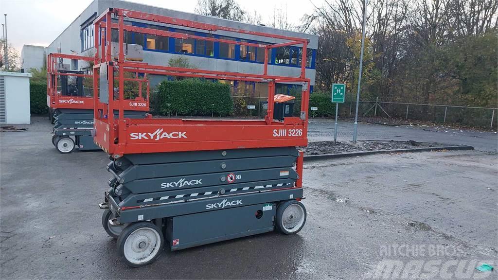 SkyJack SJIII3226 Scheren-Arbeitsbühnen