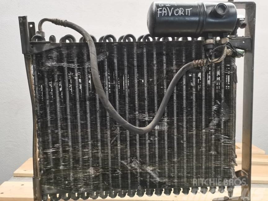 Fendt 926 Favorit {radiator conditioning Radiatoren