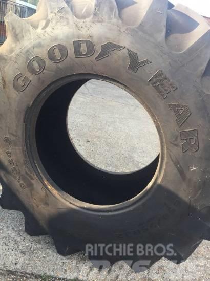 Goodyear 650/75R32 Reifen