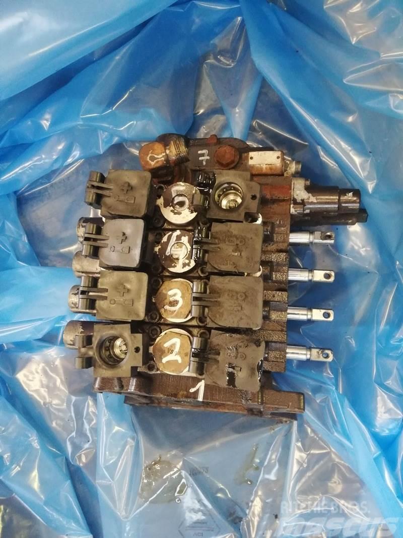 Fiat G170 Remote control valve Hydraulik