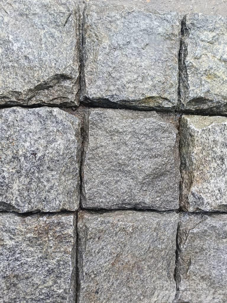  graniet natuursteen 40x40x7-8 cm 300m2 ruw/glad te Andere