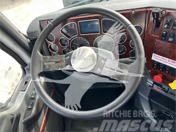 Mack PINNACLE CXU613 Sattelzugmaschinen