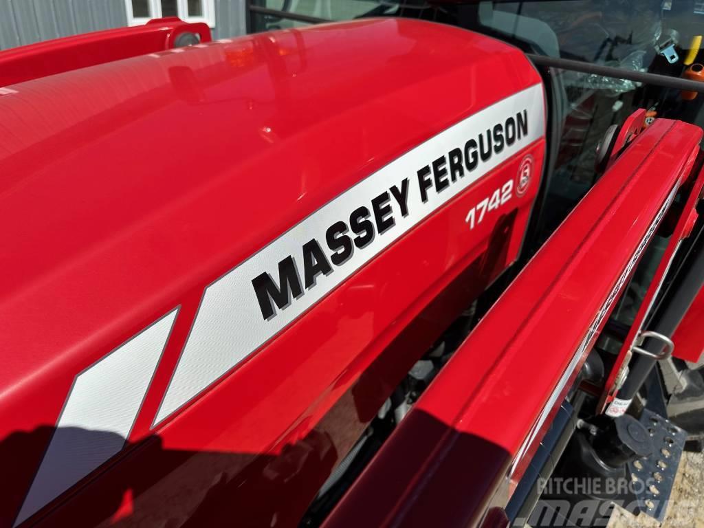 Massey Ferguson 1742 Traktoren