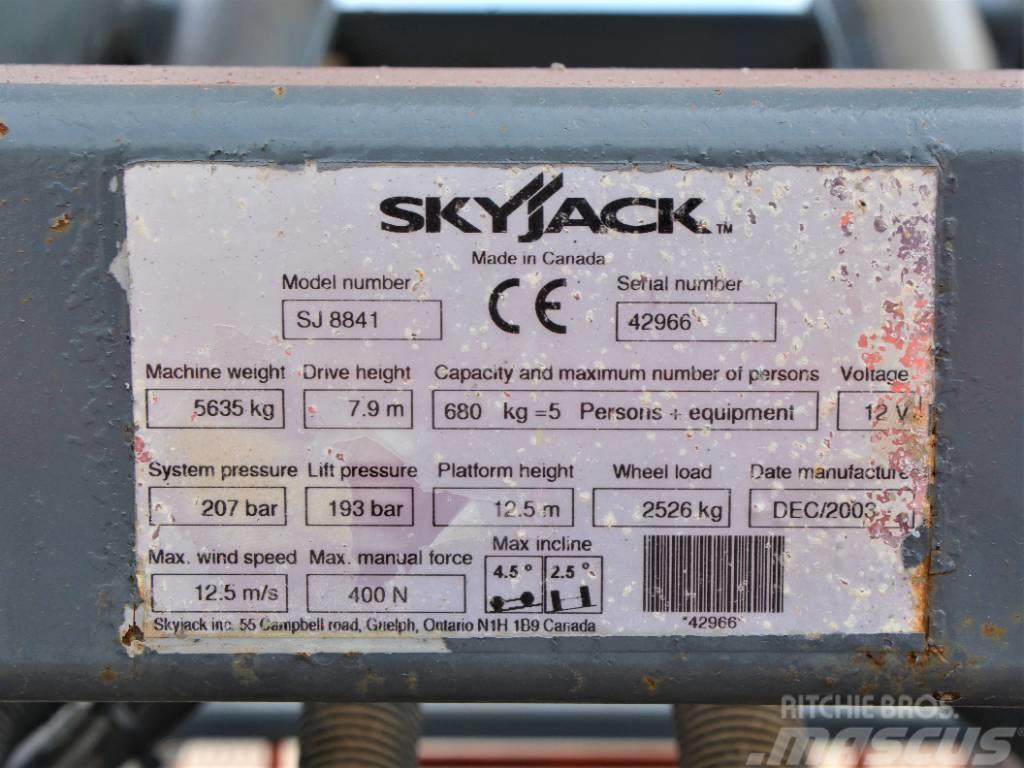 SkyJack SJ 8841 RT Scheren-Arbeitsbühnen