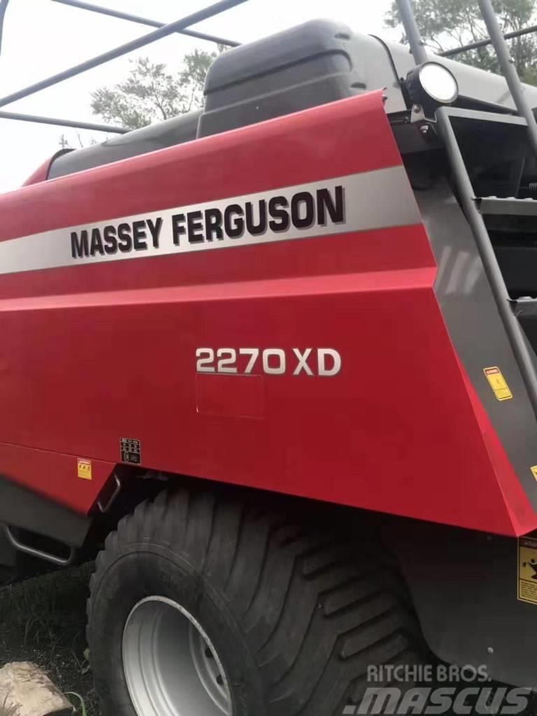 Massey Ferguson 2270 XD Quaderpressen
