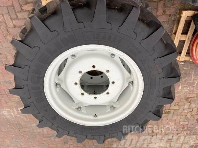 Michelin 13,6 R24 verstelbare velg (nieuw) Reifen