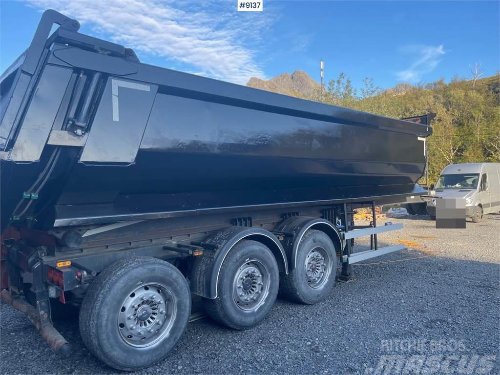 Carnehl tipping semi trailer in good condition Andere Auflieger