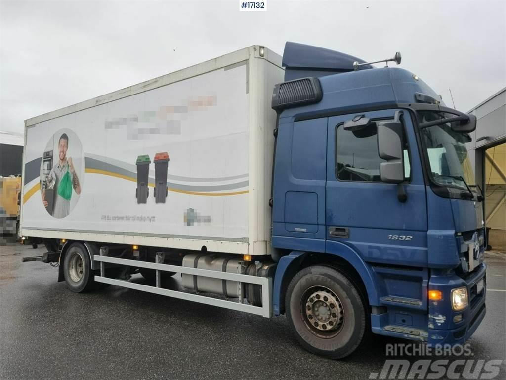 Mercedes-Benz Actros 1832 4x2 Box truck with lift and side openi Kofferaufbau