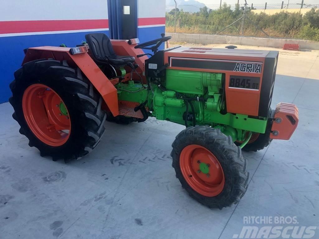  TRACTOR AGRIA 8845 45CV. Traktoren