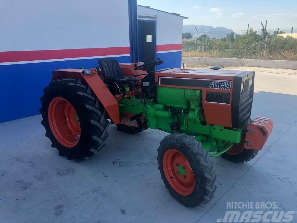  TRACTOR AGRIA 8845 45CV. Traktoren