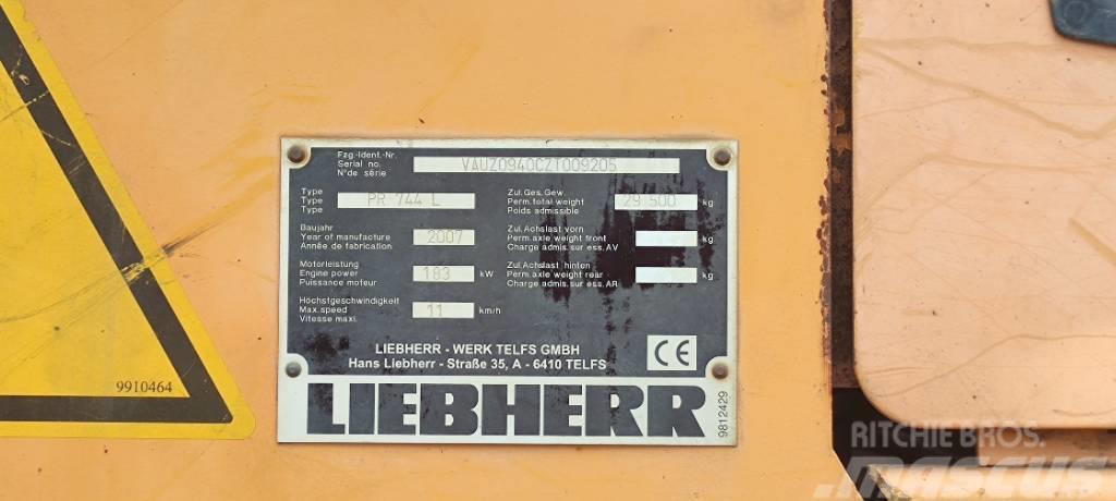 Liebherr PR 744 L Bulldozer