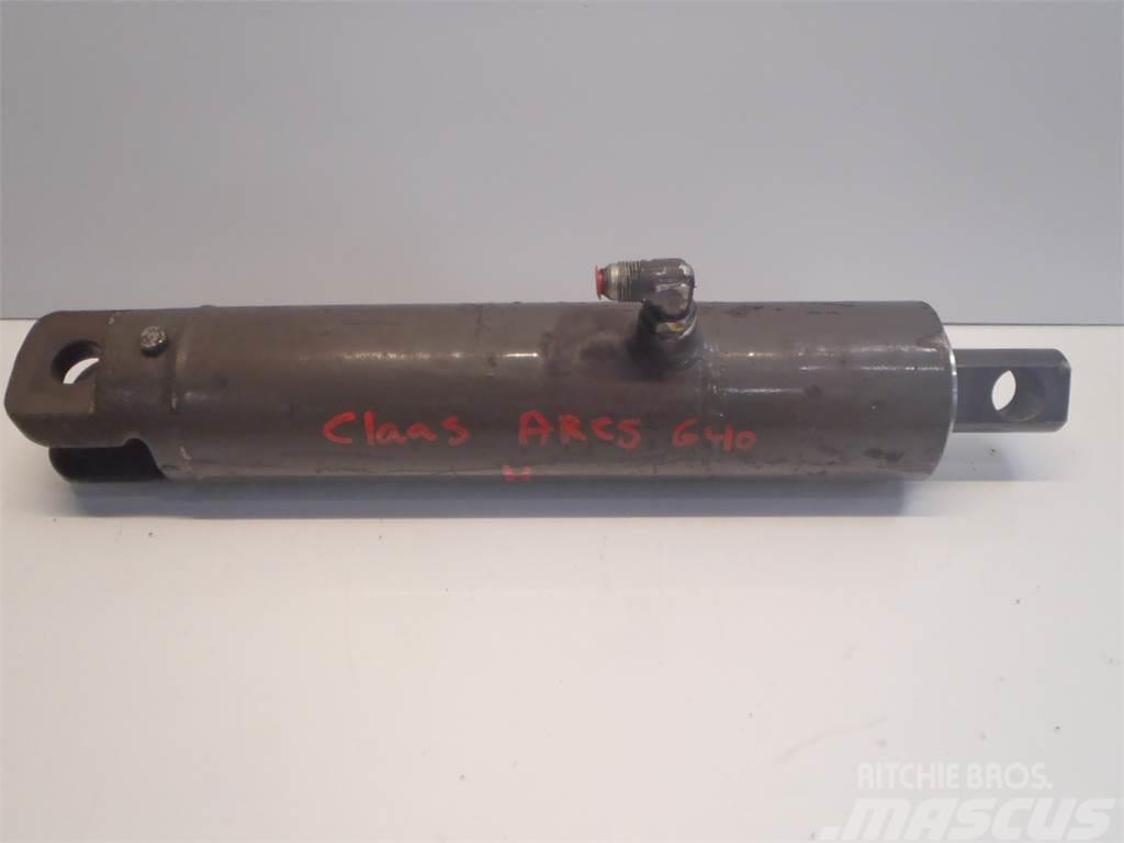 Renault Ares 640 Lift Cylinder Hydraulik