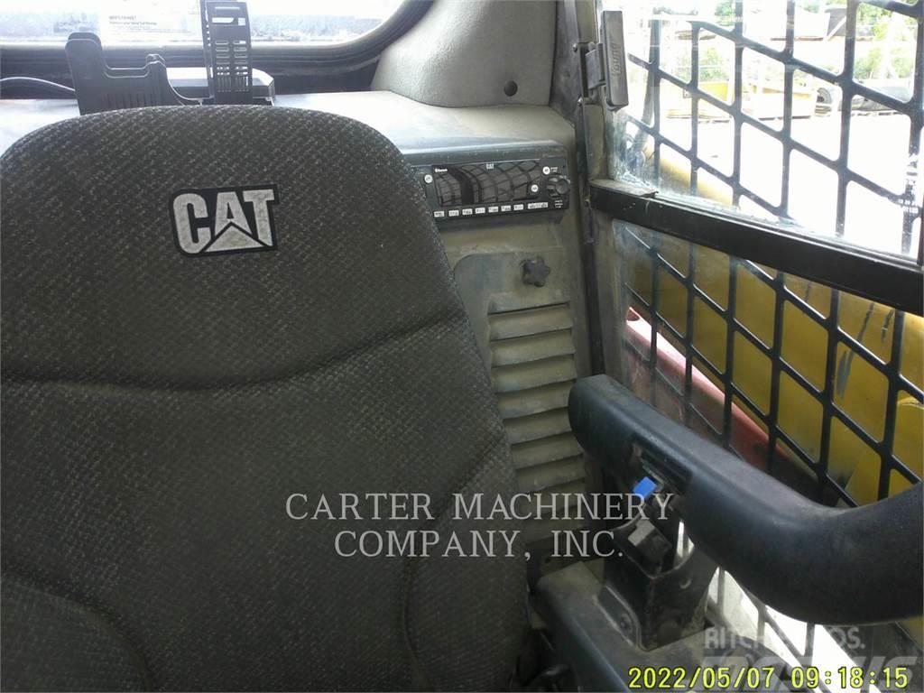 CAT 236D Kompaktlader