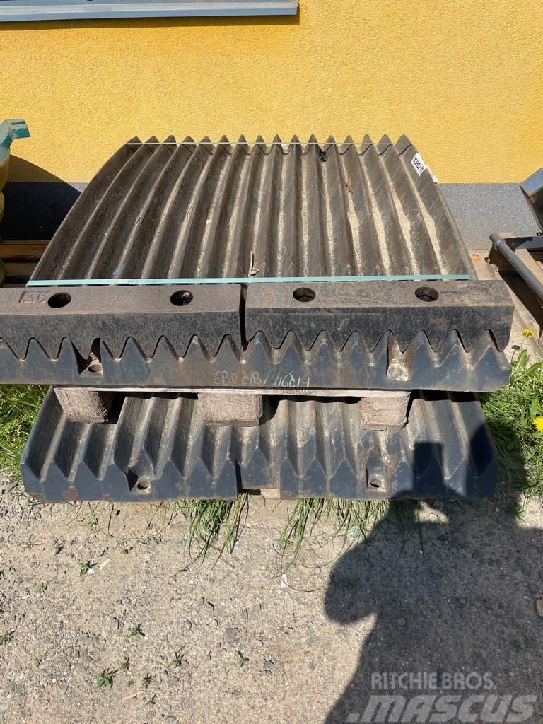 Pegson 1165 crusher jaw plate set(or Finlay J1170) Pulverisierer