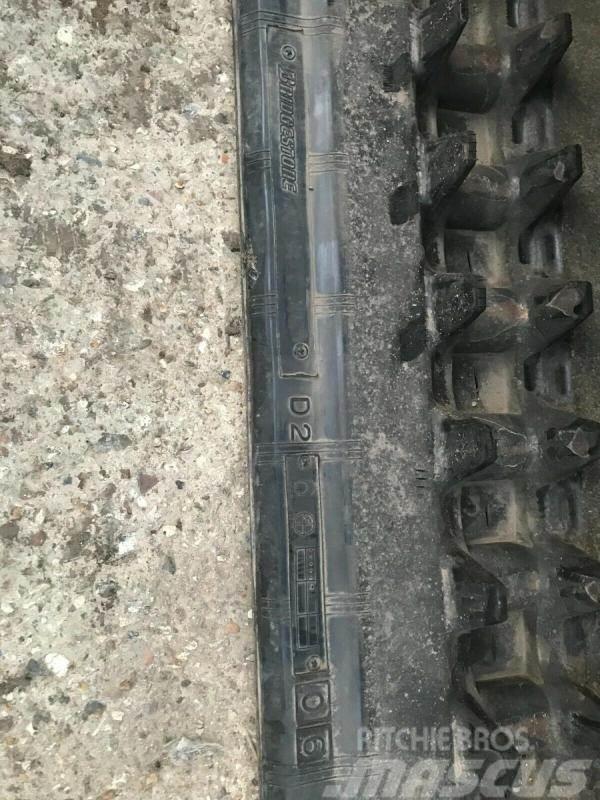 Bridgestone Excavator Rubber Track 320 x 56 x 86 Andere Landmaschinen