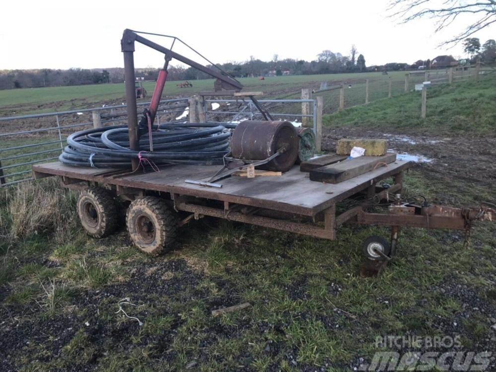  Flat bed trailer with a hydraulic crane Andere Anhänger