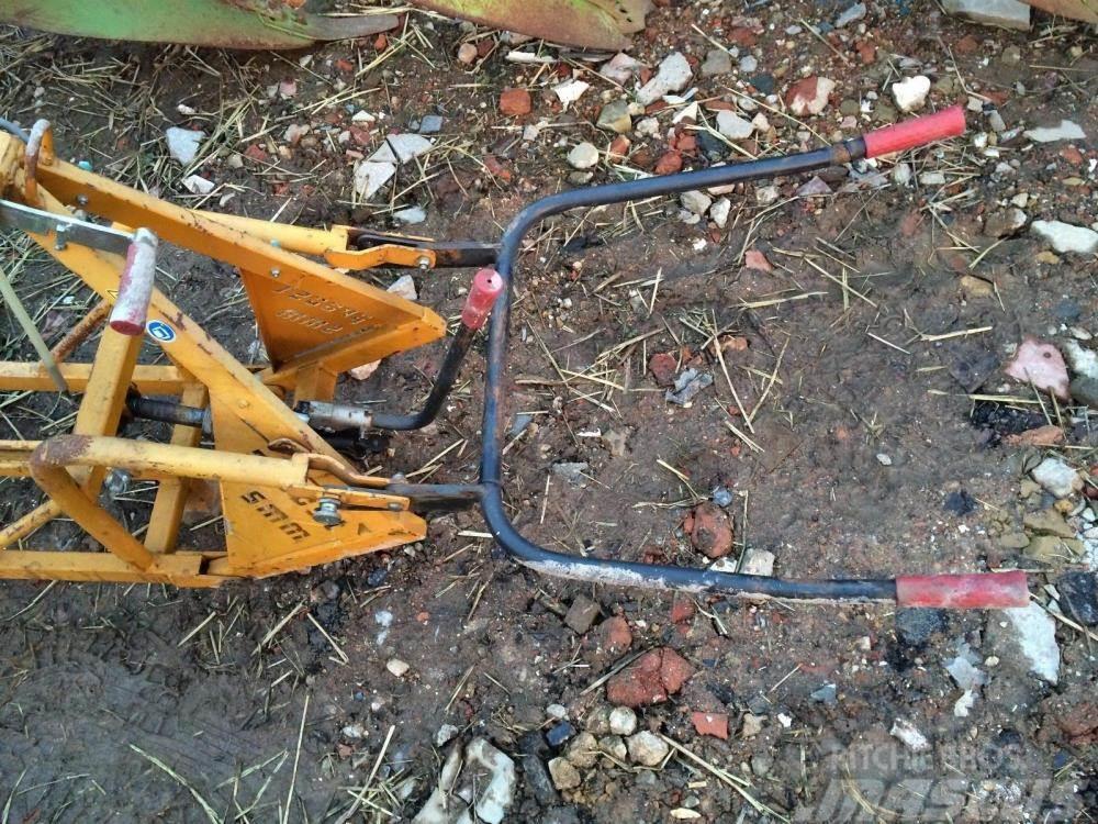 Probst manual operated wheeled hydraulic crane £250 plus  Andere Zubehörteile