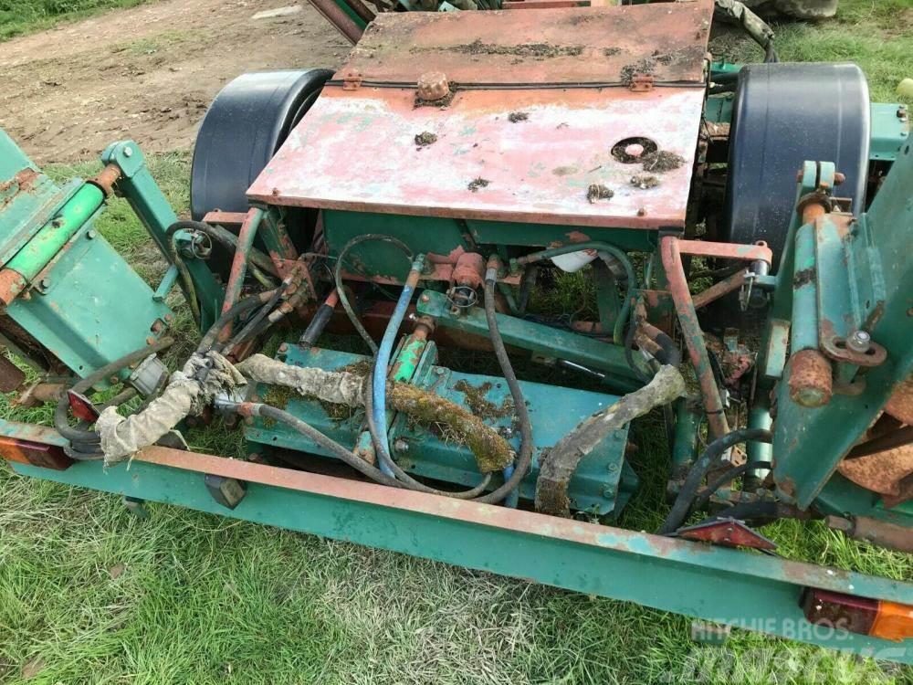Ransomes gang mower 5 reel - tractor driven - £750 Reitermäher