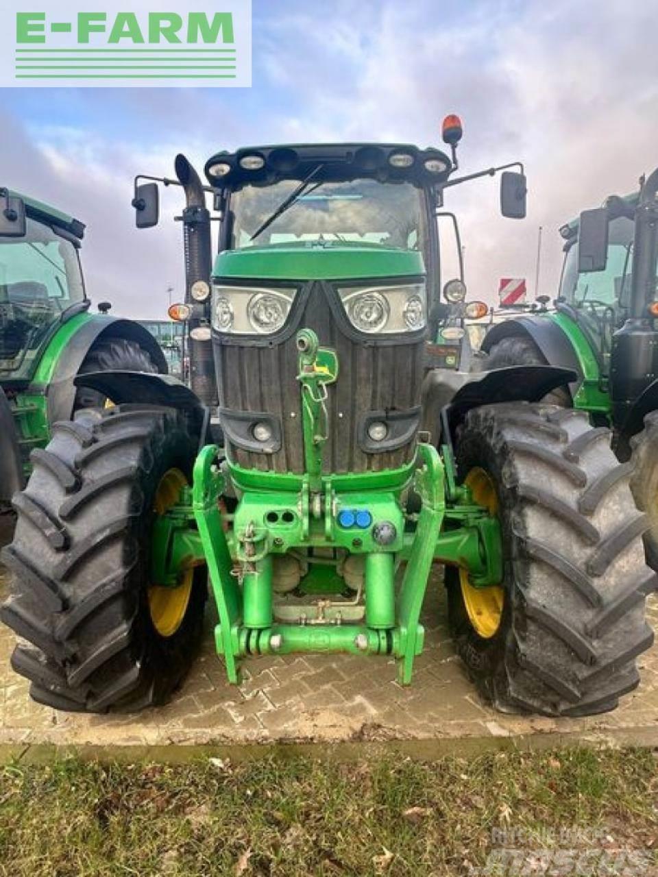 John Deere 6210 r Traktoren