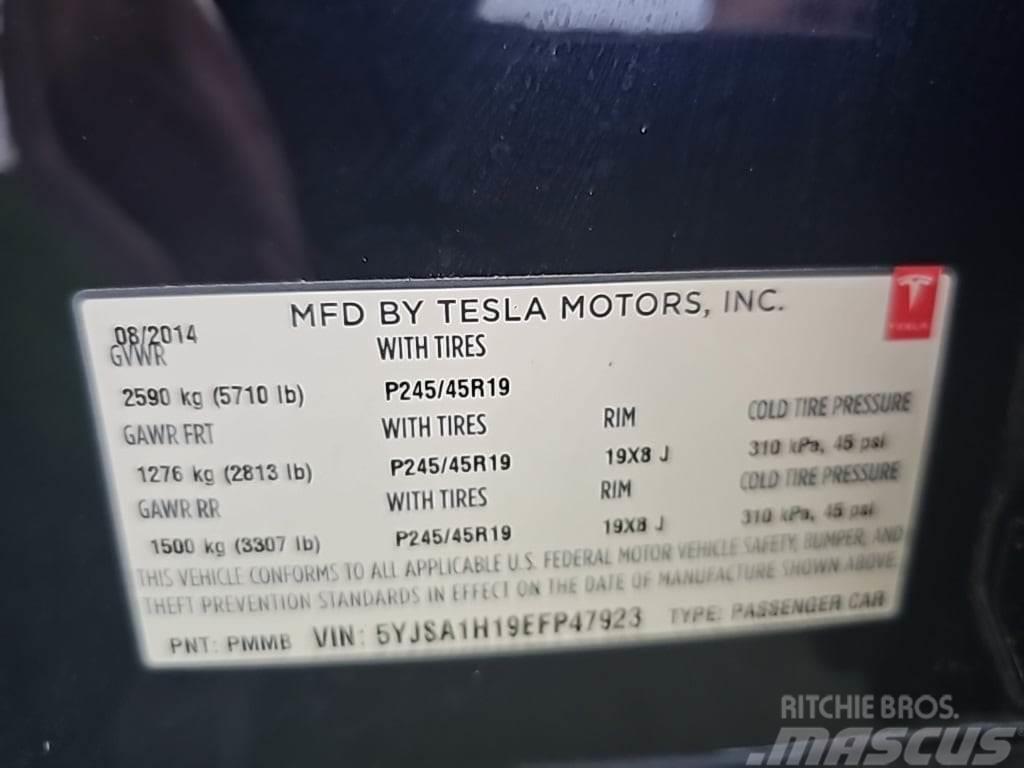 Tesla Model S PKWs