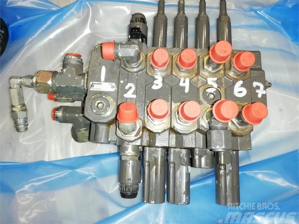 CLAAS Ares 836 Remote control valve Hydraulik