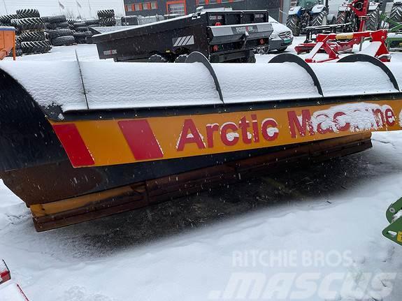  Arctic Machine 370 Schneeschilde und -pflüge