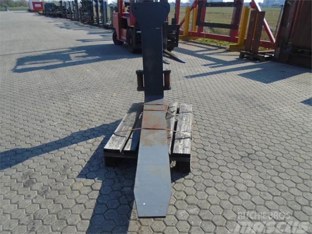  FORK Fitted with Rolls14000kg@1200mm // 2000x250x8 Gabeln