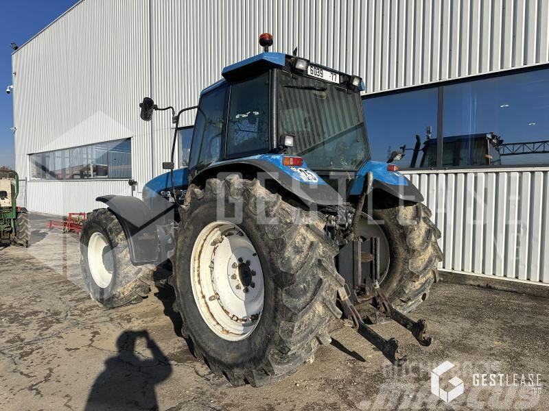 New Holland FORD 8560 Traktoren