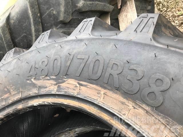  Rear Tyres Reifen