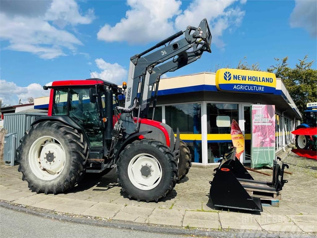 Valtra A83 Traktoren