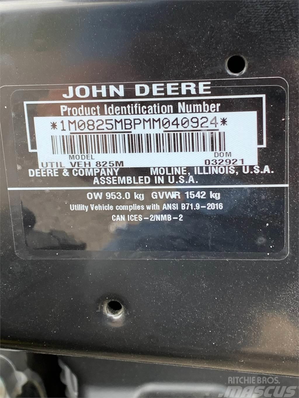 John Deere XUV 825M S4 Arbeitsfahrzeuge