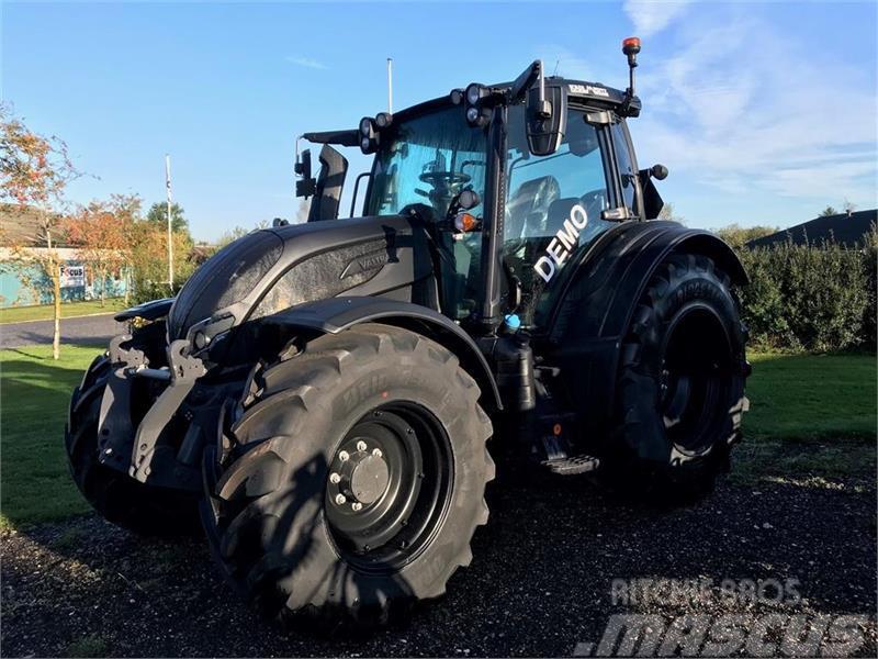 Valtra N175 Versu Black Editions Med AutoComfort Affjedre Traktoren