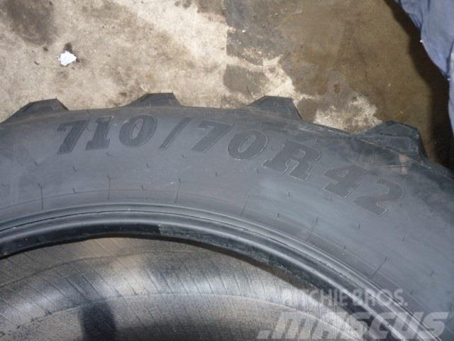 BKT 710/70R42 Reifen