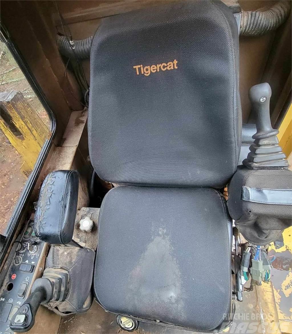 Tigercat 234 Gelenkausleger Lader
